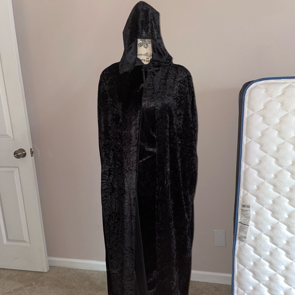 Country Silk Inc Velvety Feel Costume Dress and Hooded Cape Size Large (12-14)